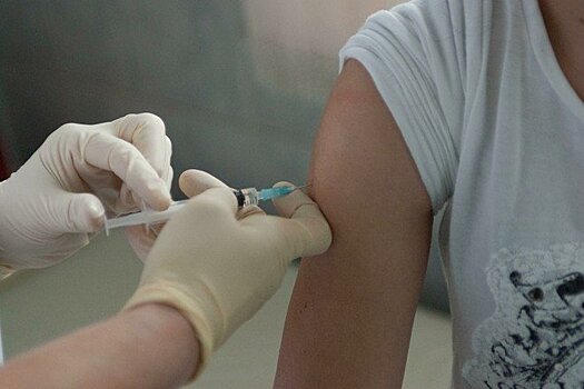 Спрос на платные прививки от COVID-19 вырос в России