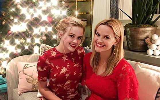 Рождество в Instagram звезд: одинокая Ферги, пляшущая Сайрус, Уизерспун с дочерью-двойником и другие селебрити под елкой