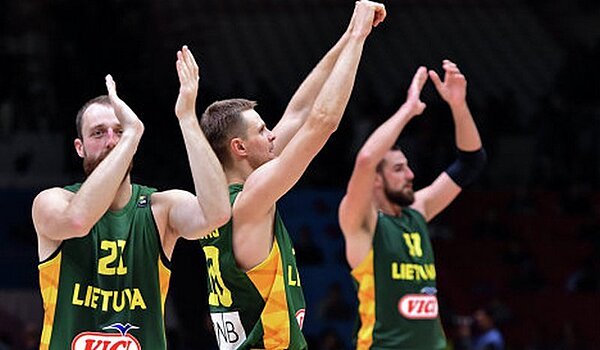 Баскетболисты сборной Литвы обыграли команду Италии
