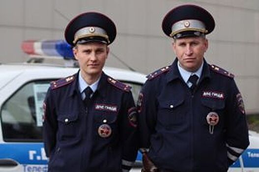 Полицейские спасли четырёх человек из горящего дома в Выксе