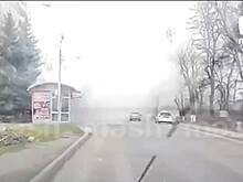 Взрыв ларька с пиротехникой в российском городе попал на видео