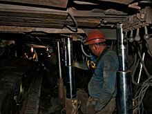 Под завалом на шахте в Якутии погиб машинист