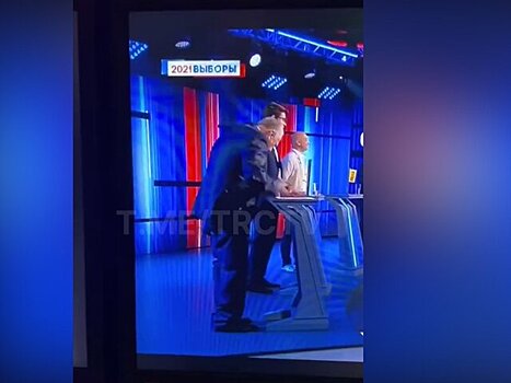 Пресс-секретарь Жириновского объяснил случай с "упавшими брюками" на дебатах