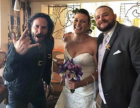 Киану Ривз неожиданно появился на свадьбе у американской пары