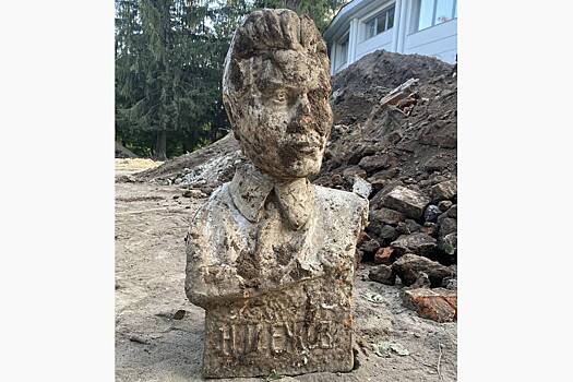 Бюст «кровавого карлика» Сталина откопали в российском городе