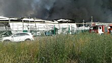 Пожарные ликвидировали крупный пожар на складах в Алма-Ате
