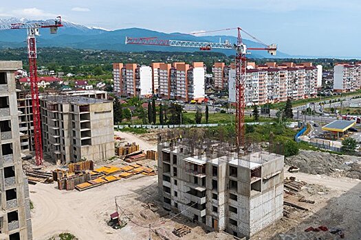 Названы российские регионы, которые не справляются с долгостроями