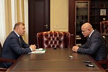 Глава Адыгеи Мурат Кумпилов провёл встречу с Героем России Эдуардом Цеевым