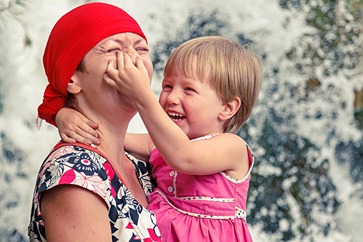 Жители Новосибирской области досрочно получат детские пособия за октябрь-2025