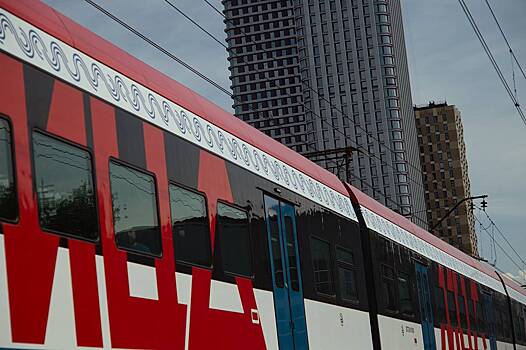 Бывший зацепер предостерег от смертельно опасных поездок снаружи электричек