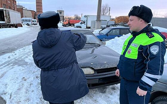 В Спасска у водителя арестовали машину за долги