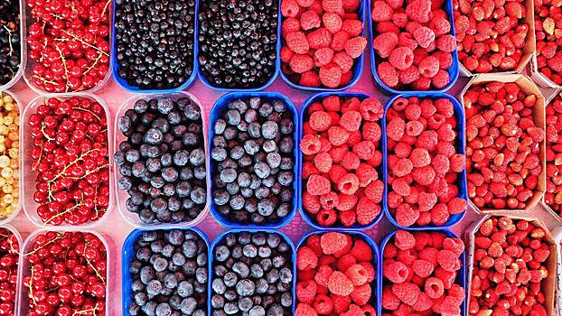 Диетолог назвал ягоды для здоровья сердца и мозга после 40