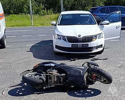 Два 14-летних подростка попали в больницу после ДТП