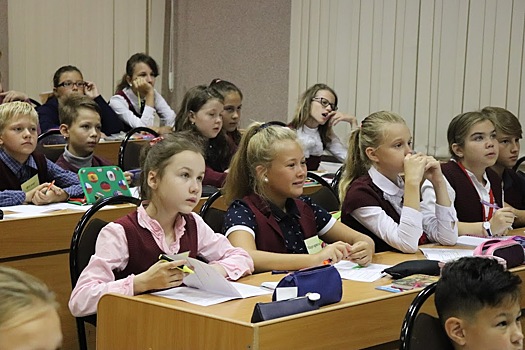 Пятиклассников по всем правилам приняли в ряды «студентов» среднего звена IBO школы № 45