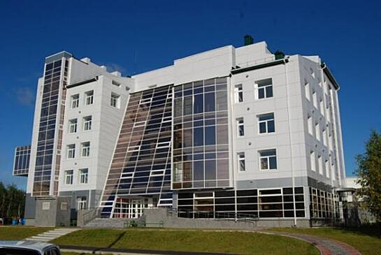 Охранник больницы Югорска держал малышей на улице в 33-градусный мороз