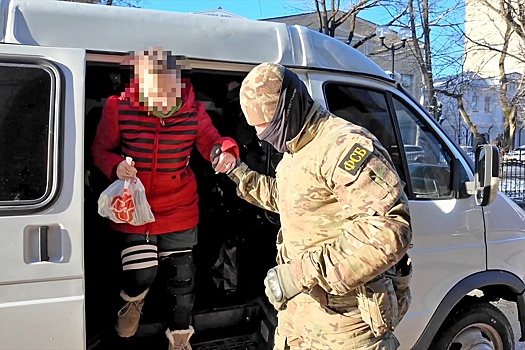 ФСБ задержала в Крыму 24-летнюю россиянку, готовившую теракт на железной дороге