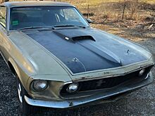 Посмотрите на Ford Mustang Mach 1, который провёл в гараже 40 лет. У него всё работает