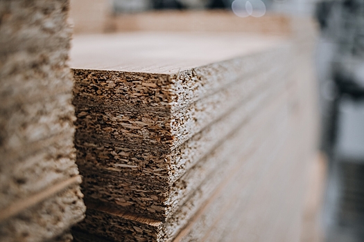 Крупнейший в России производитель фанеры купил три завода