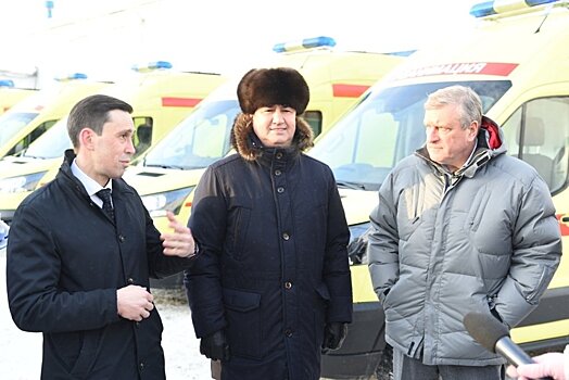          Кировским медикам передали 20 дополнительных машин скорой помощи       