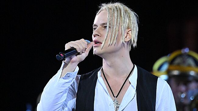 Стало известно, какие подарки Shaman получает от супруги