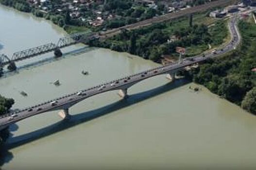 В Краснодаре вступили в силу ограничения на Яблоновском мосту