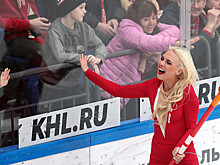 Зубов играл ногами, Ice Girl получала овации. Лучшие фото с матча «Спартак» — «Йокерит»