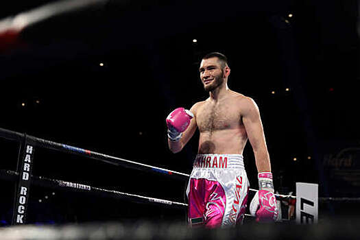 Боксер Муртазалиев заявил, что шутил о выходе на ринг под американским флагом