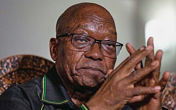 Бывший президент ЮАР Зума явился в тюрьму и был отпущен на свободу