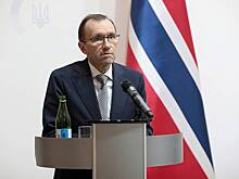 Глава МИД Норвегии признал двойные стандарты Запада
