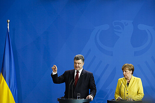 Меркель и Порошенко поговорили по телефону