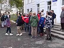 Сотни россиян приехали на поиски исчезнувшего восьмилетнего мальчика