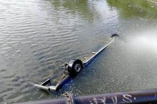 В Калининграде автомобиль упал в реку