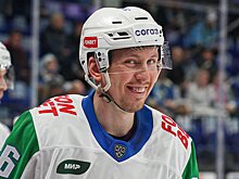 Александр Шаров: «Когда был холост, жил юношескую жизнь, веселился. Любил выпить после игр, в основном пиво или виски. Повзрослел, понял, что лучше пить джин»