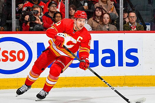 Баклунд продлил контракт с «Калгари». Швед за 17 лет сыграл 1066 матчей за «Флэймз»