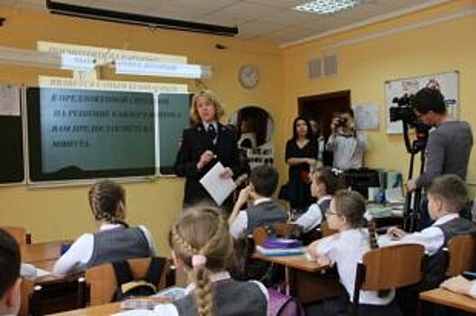 Красноярские школьники сдали экзамен по Правилам дорожного движения