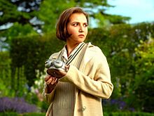 На Netflix вышел мини-сериал «Тайна семи циферблатов» по Агате Кристи