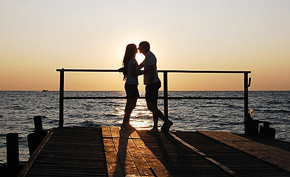 Пришел коронавирус: прощай, интим!