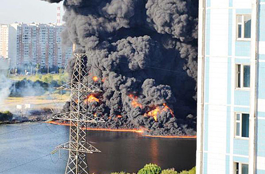 Медики предупредили о последствиях пожара на Москве-реке
