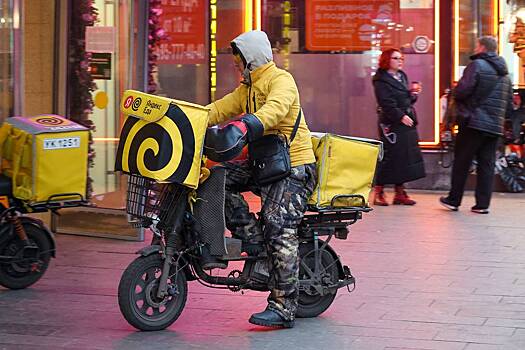 В России нашли решение проблемы хаотичной езды курьеров на велосипедах