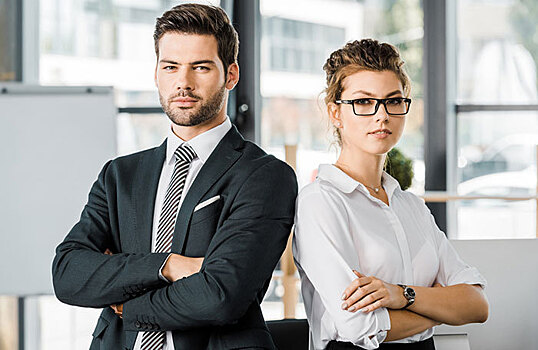 Женская карьера в России: дискриминации нет, но зарплаты ниже?