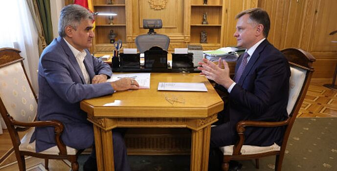 Юрий Слюсарь и руководитель фракции «Новые люди» Алексей Нечаеев договорились о совместной работе над законодательными инициативами