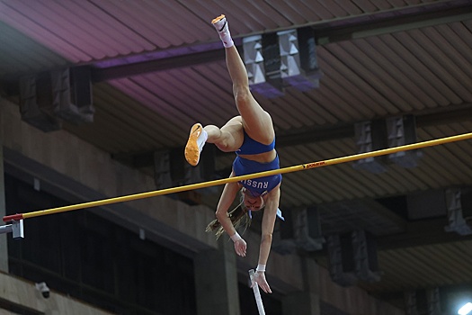 Легкоатлеты Кнороз и Лысенко победили на турнире "Русская зима"