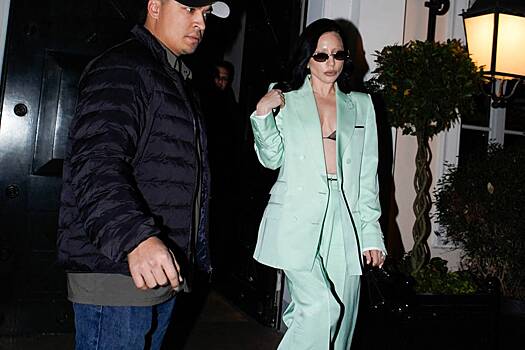 Леди Гага вышла в свет с кардинально новым имиджем