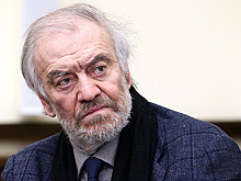 В Петербурге режиссер из Китая поставила спектакль "Стулья"