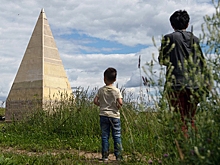 Строительство бетонной пирамиды А.Голода на Новорижском шоссе займет около двух лет