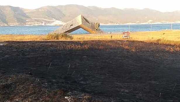 Пожар около "Малой земли": мемориальный комплекс не пострадал