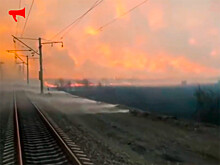 Пожары на Дальнем Востоке: в Приморье поезд прорвался сквозь стену огня и дыма (ВИДЕО)