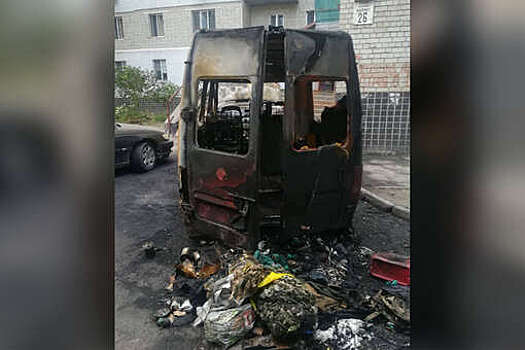 Появилось видео с горящим автомобилем военнослужащего в Одессе