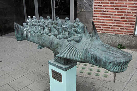 В Швеции похитили бронзовую скульптуру "Эмигранты"