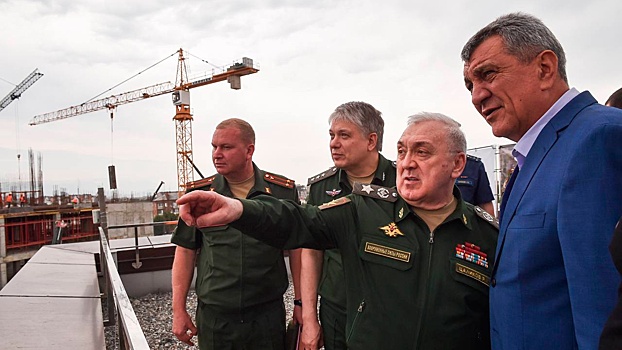 Цаликов проинспектировал строительство военного госпиталя и наградил участников СВО во Владикавказе